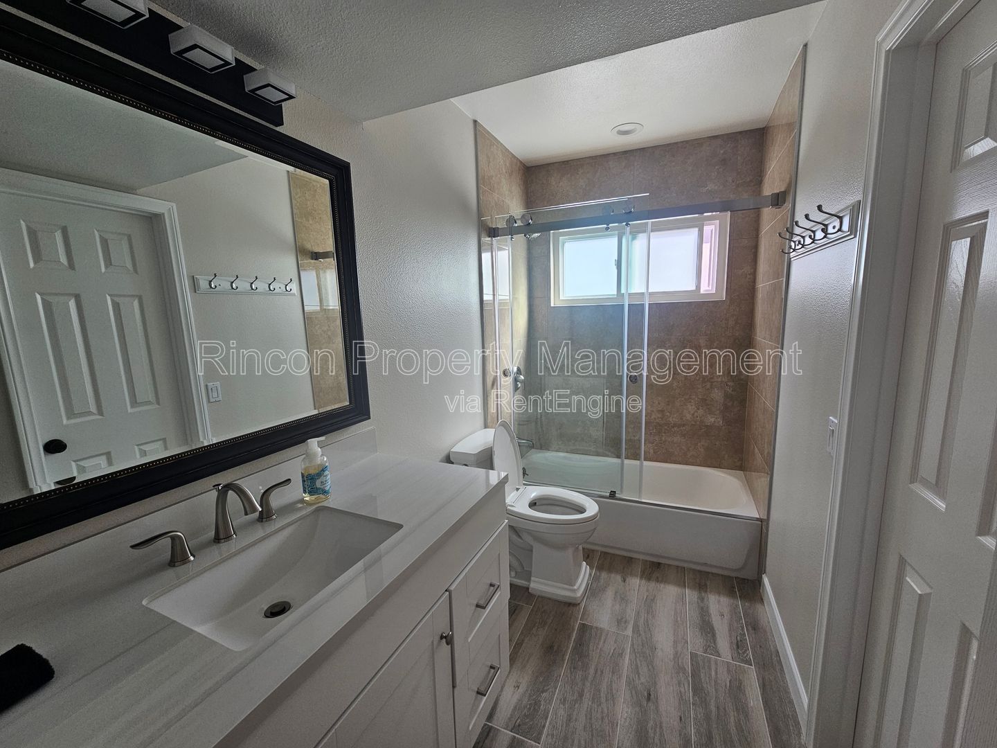 ***Fully Furnished Beach House Available Now in Oxnard!!*** property image