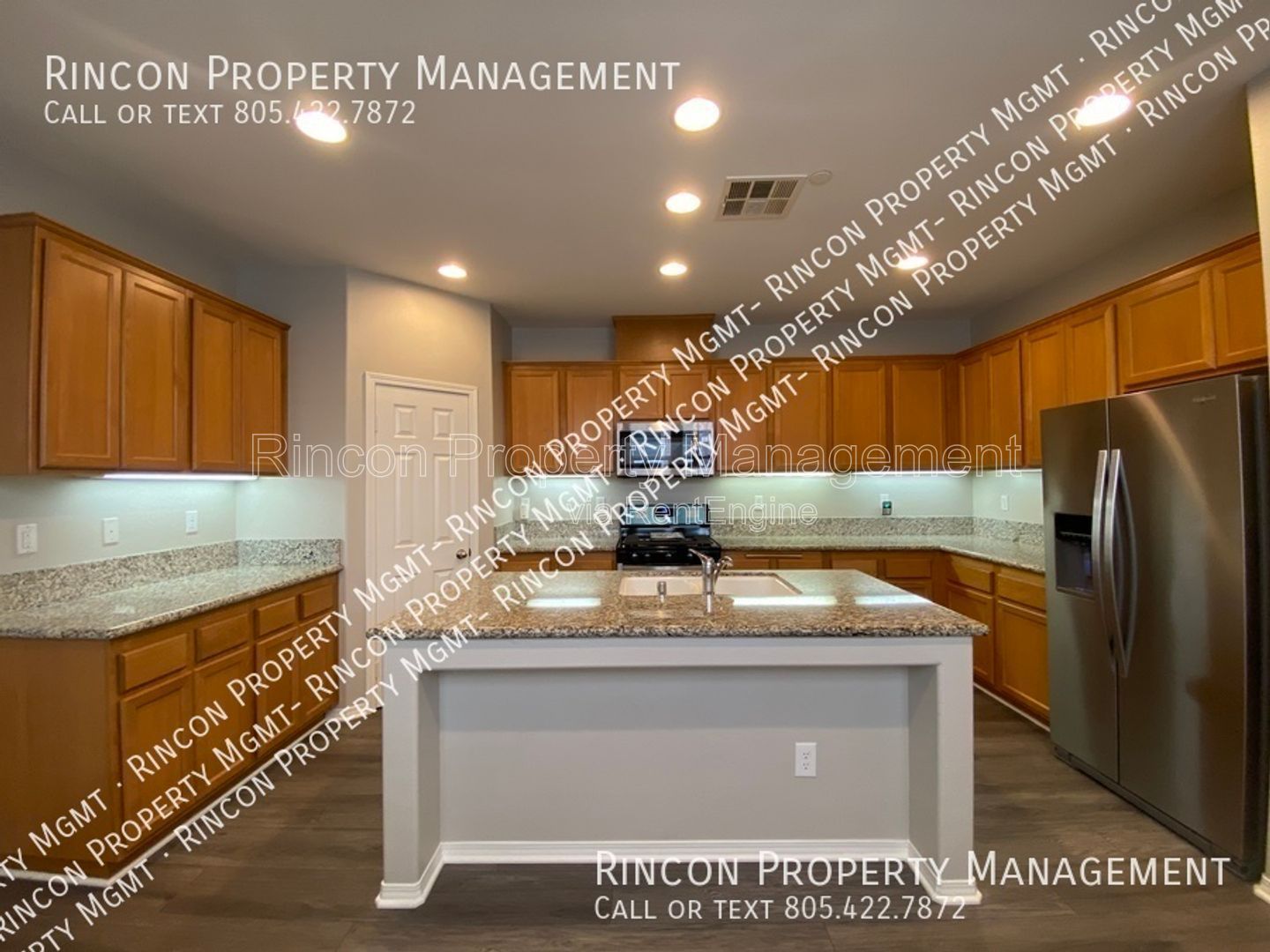 Spacious Riverpark Townhome *3 Bedrooms, 3.5 Baths* Available Now!! property image