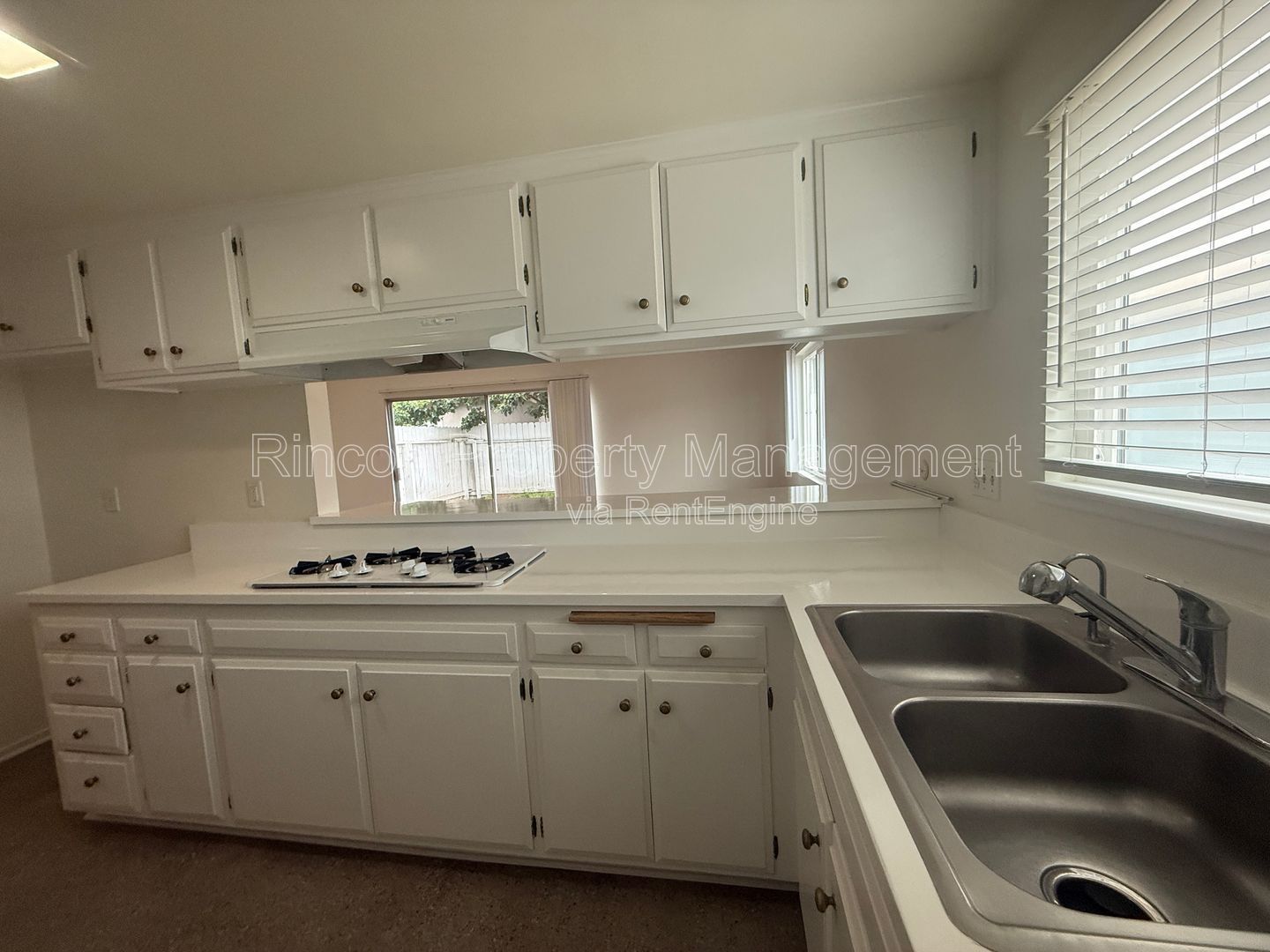 Coastal Living at Its Finest – Stylish Ventura Beach property property image