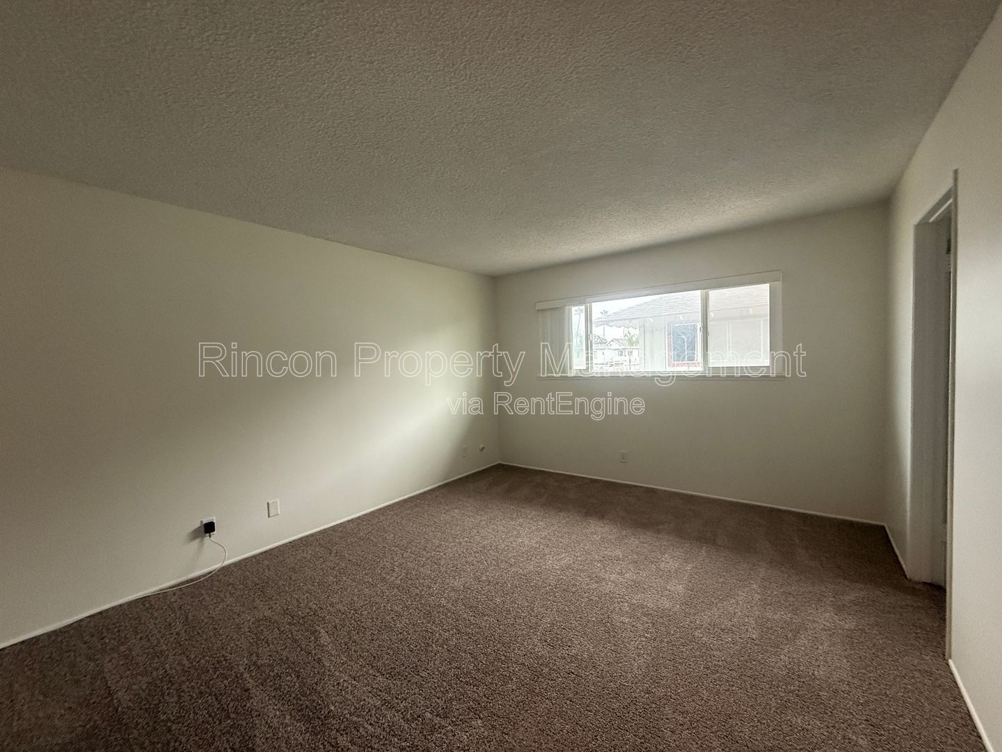 Coastal Living at Its Finest – Stylish Ventura Beach property property image