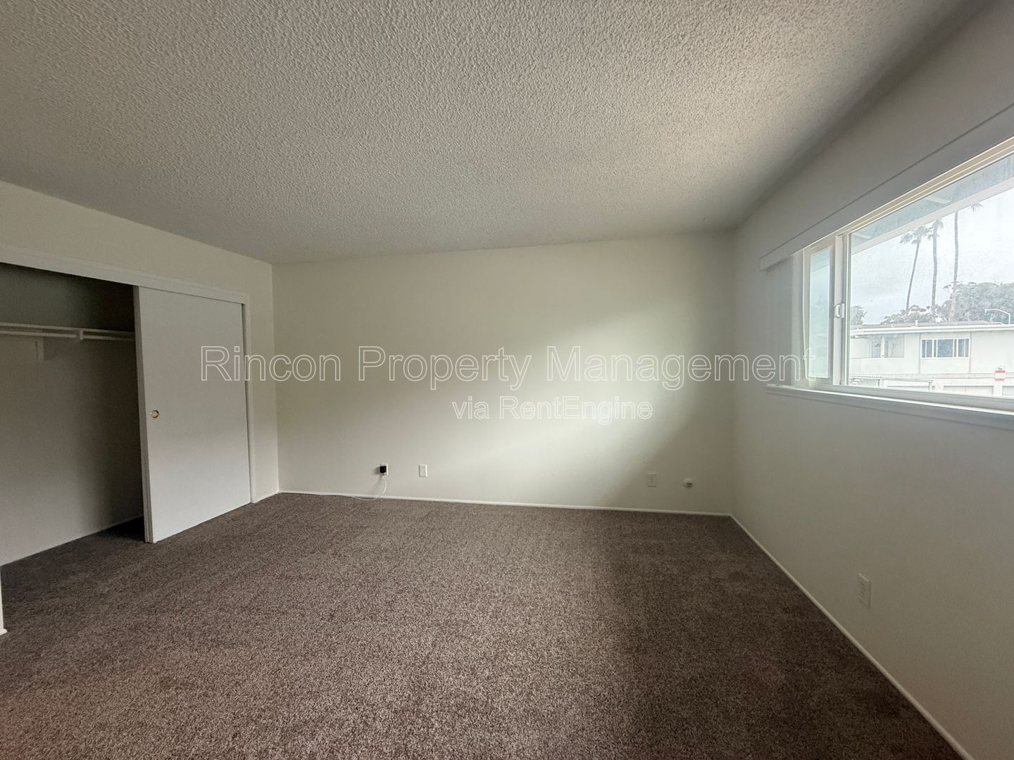 Coastal Living at Its Finest – Stylish Ventura Beach property property image