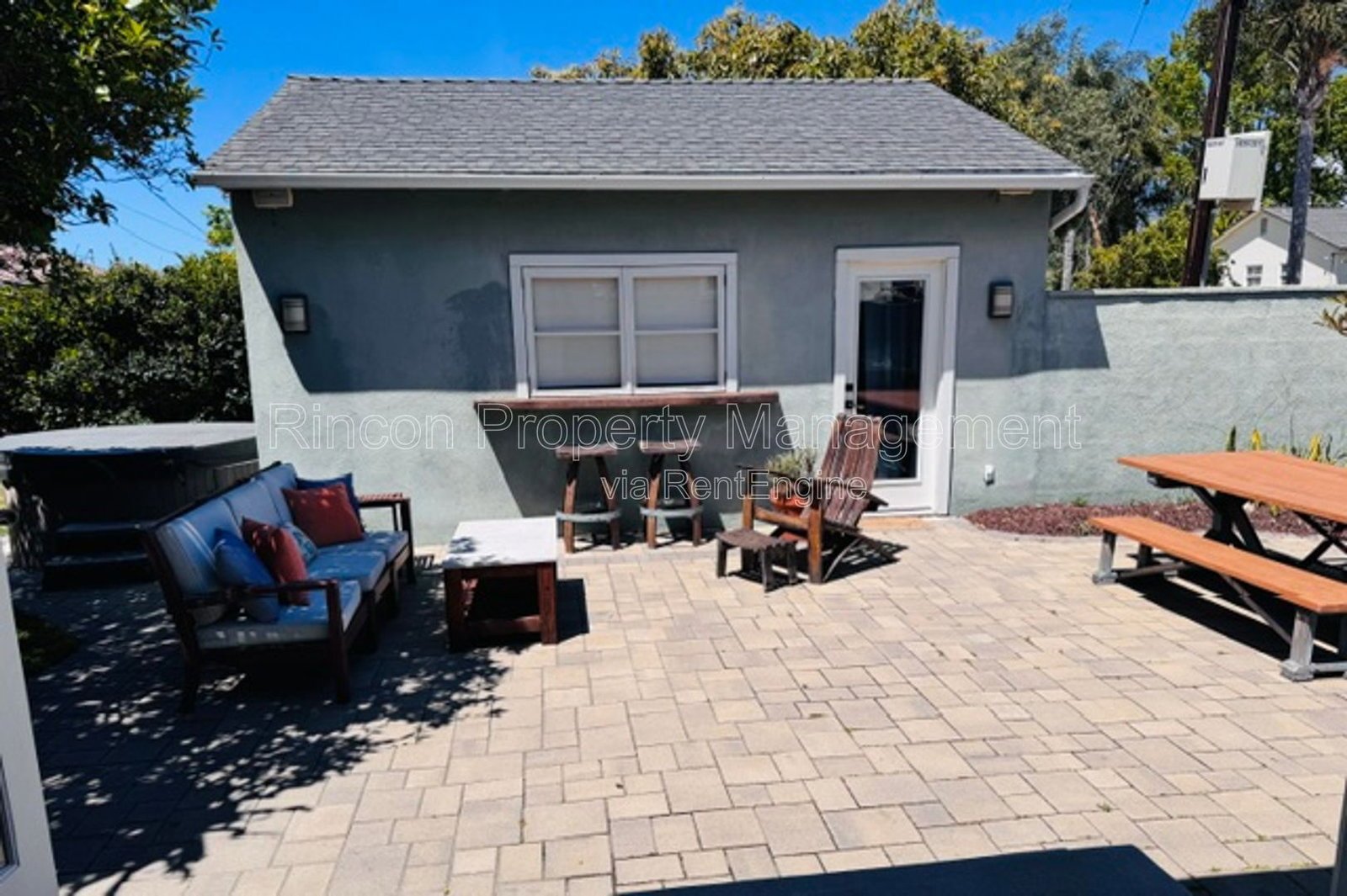 ***Furnished Single Family Home in Mid-Town Ventura*** Available this Summer! property image