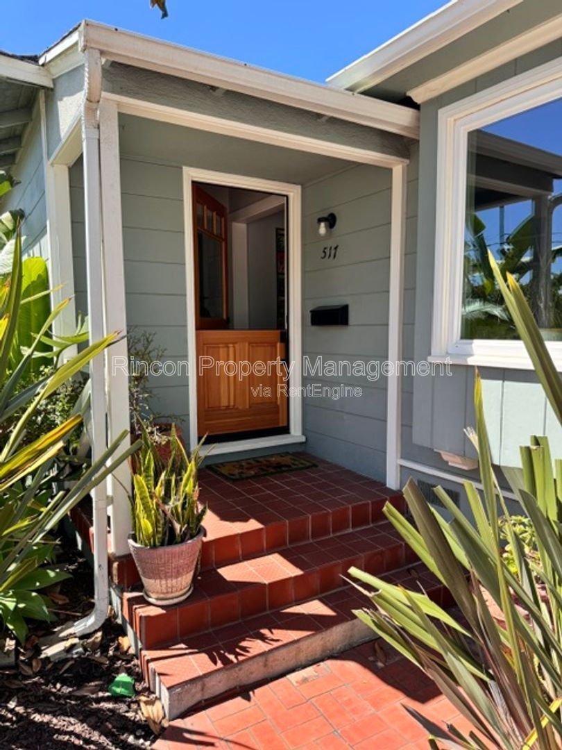***Furnished Single Family Home in Mid-Town Ventura*** Available this Summer! property image