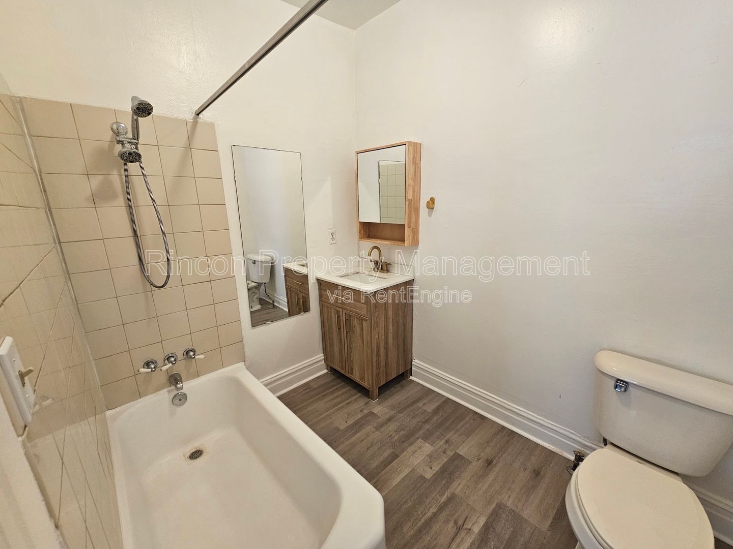***1 bed, 1 bath Apartment in the heart of Oxnard*** Available Now!!! property image