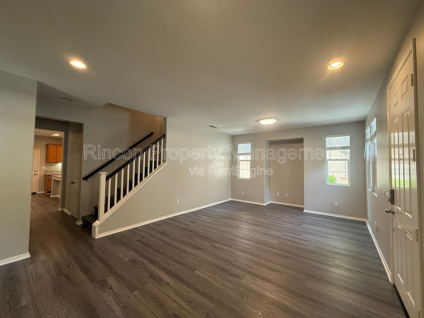 Spacious Riverpark Townhome *3 Bedrooms, 3.5 Baths* Available Now!! property image