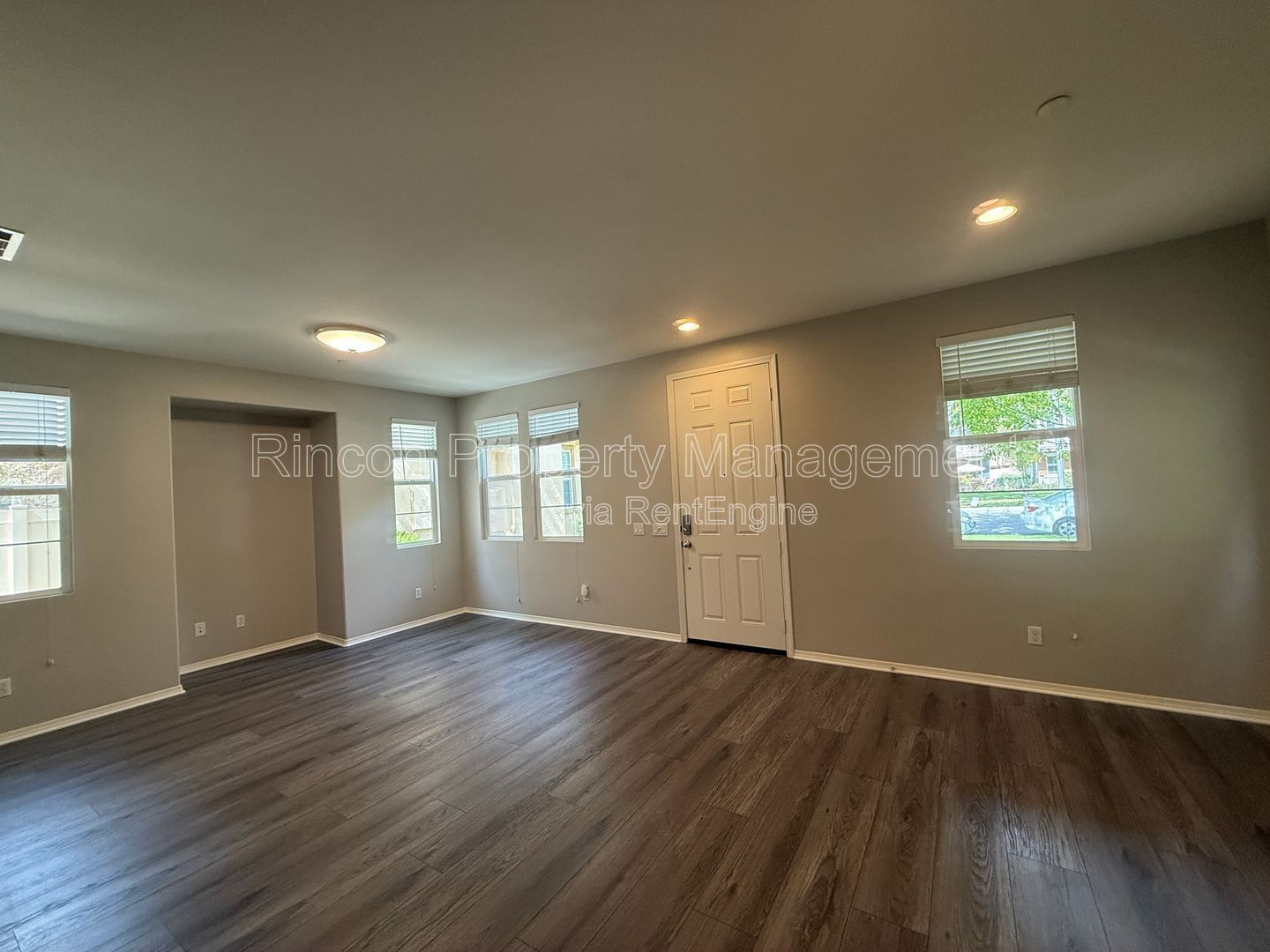 Spacious Riverpark Townhome *3 Bedrooms, 3.5 Baths* Available Now!! property image