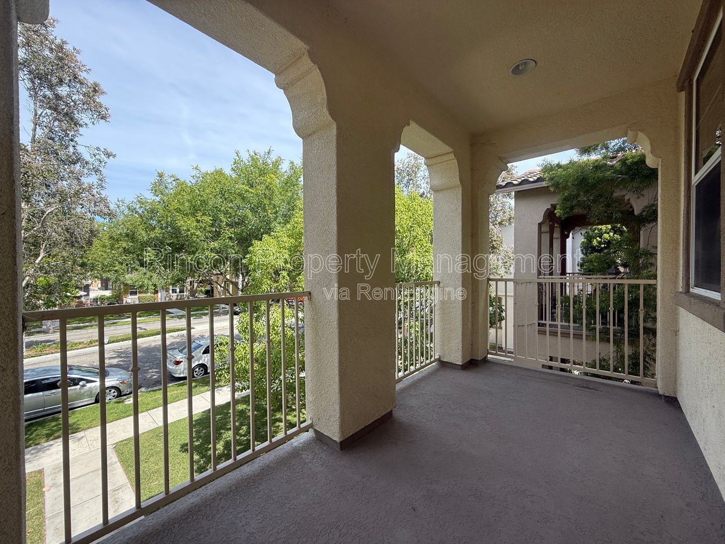 Spacious Riverpark Townhome *3 Bedrooms, 3.5 Baths* Available Now!! property image