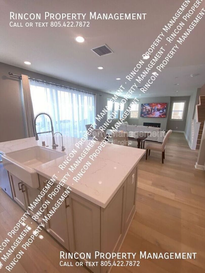 ROOM FOR RENT with Shared Bathroom and Shared Furnished Common Areas in *Del Sol - Ventura* property image