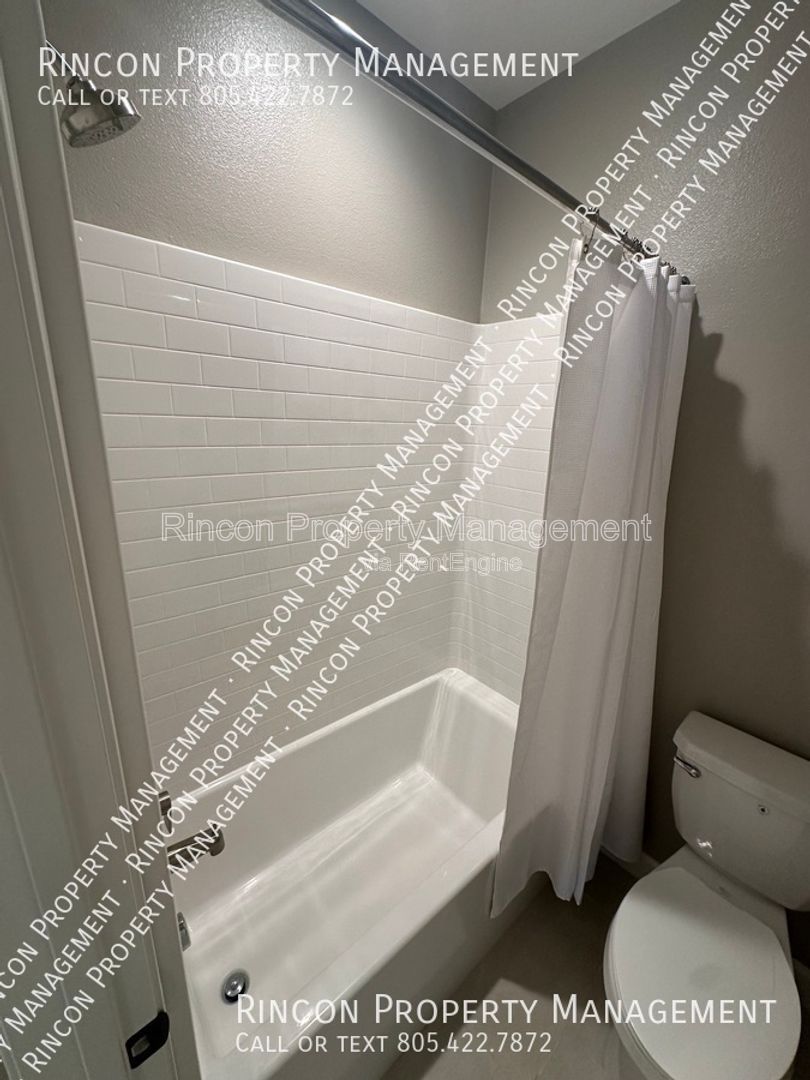 ROOM FOR RENT with Shared Bathroom and Shared Furnished Common Areas in *Del Sol - Ventura* property image