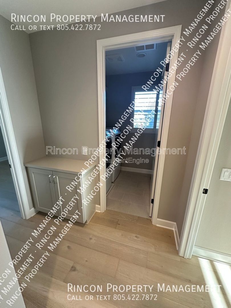 ROOM FOR RENT with Shared Bathroom and Shared Furnished Common Areas in *Del Sol - Ventura* property image
