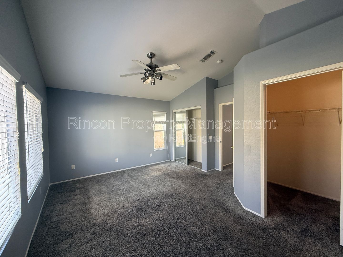 Spacious 3 Bedroom Home/Private Backyard *3 bedrooms/2.5 Baths property image