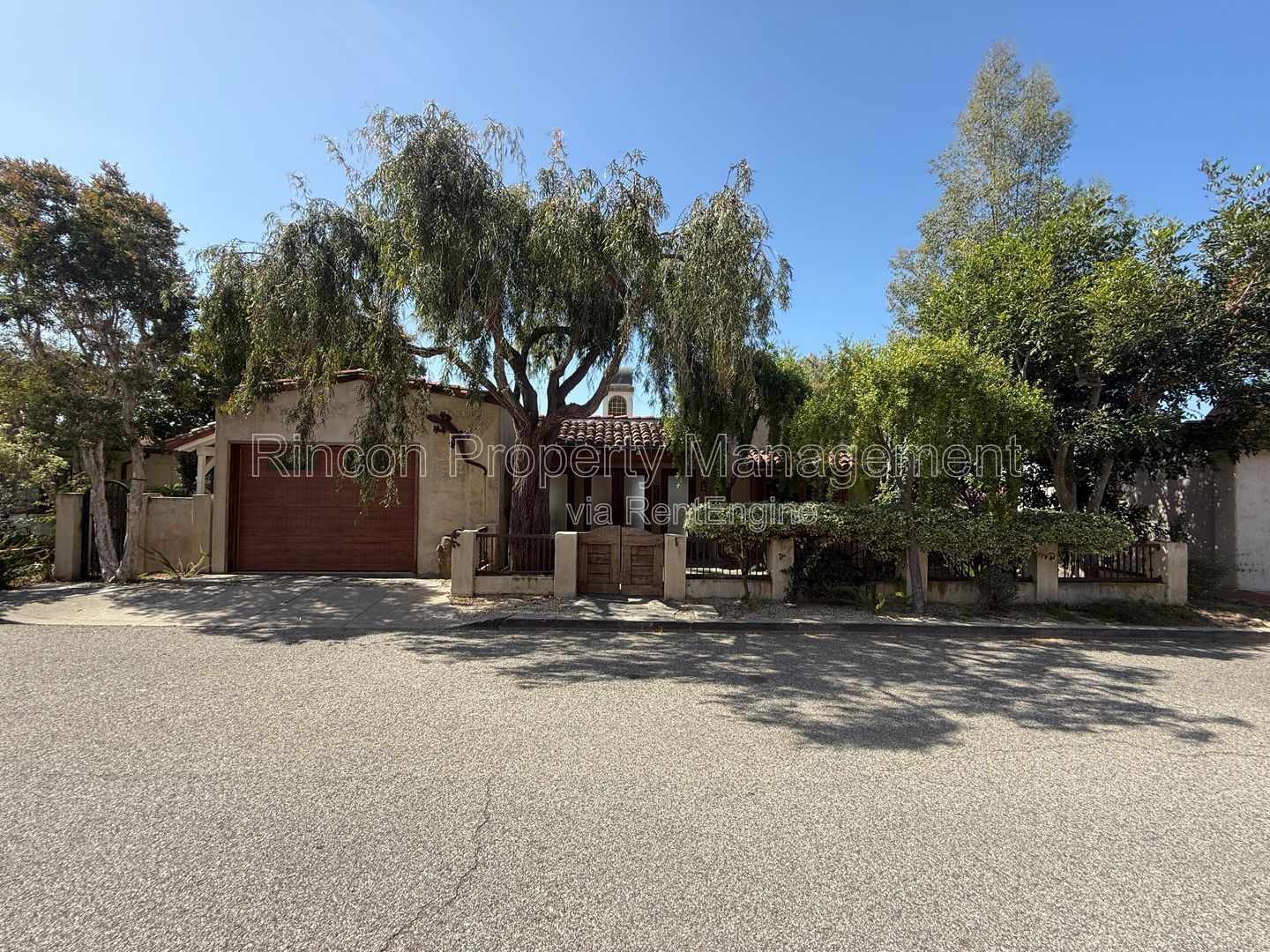 *Island and Ocean Views* 3 bedrooms/3 baths *3129 square feet of living space* property image