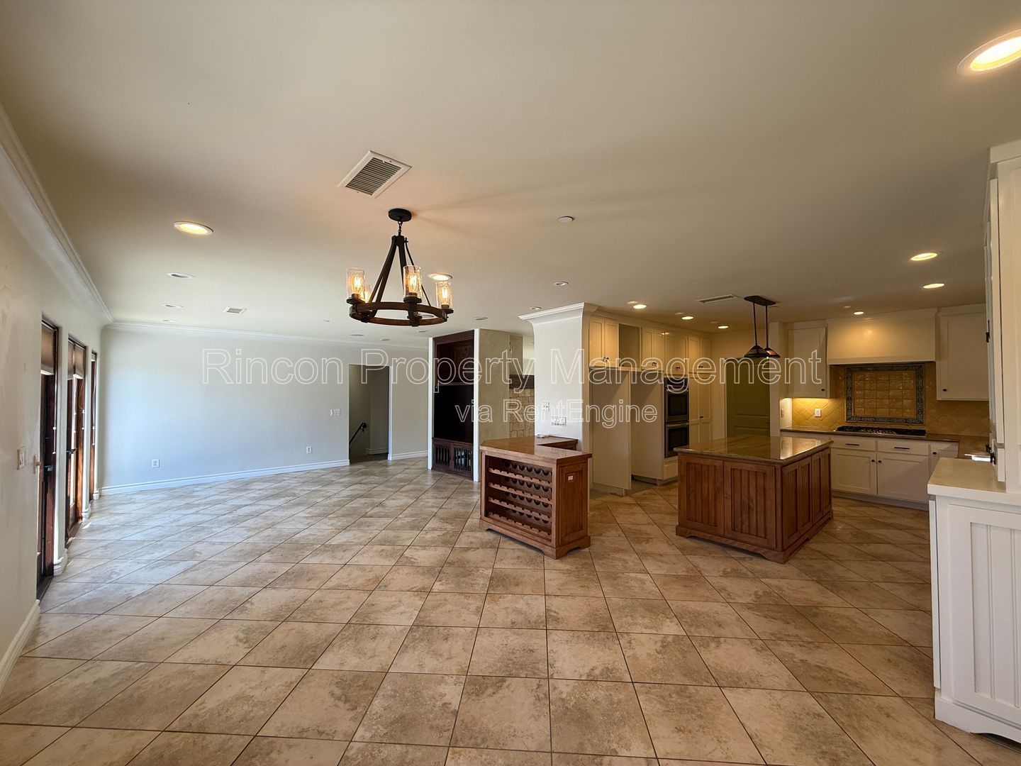 *Island and Ocean Views* 3 bedrooms/3 baths *3129 square feet of living space* property image