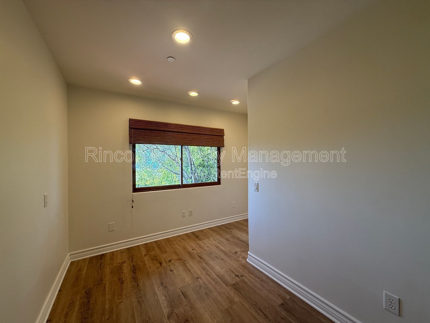 *Island and Ocean Views* 3 bedrooms/3 baths *3129 square feet of living space* property image