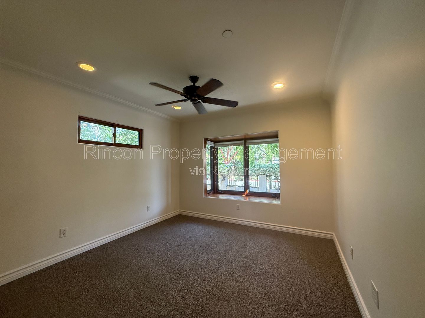*Island and Ocean Views* 3 bedrooms/3 baths *3129 square feet of living space* property image
