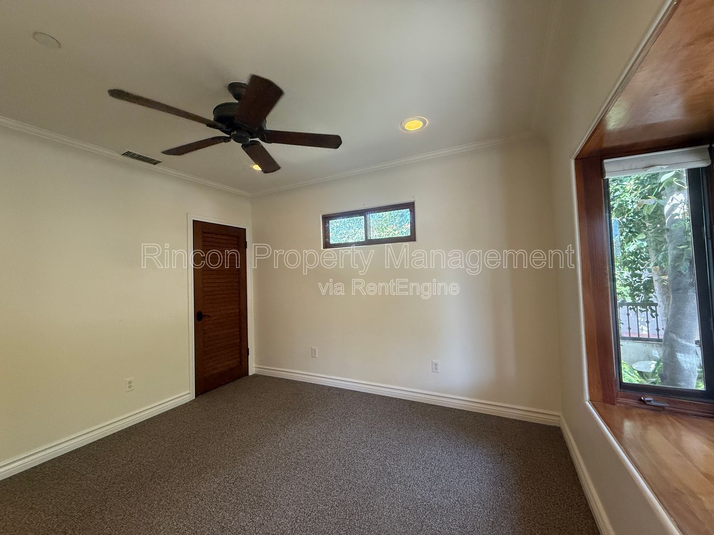 *Island and Ocean Views* 3 bedrooms/3 baths *3129 square feet of living space* property image