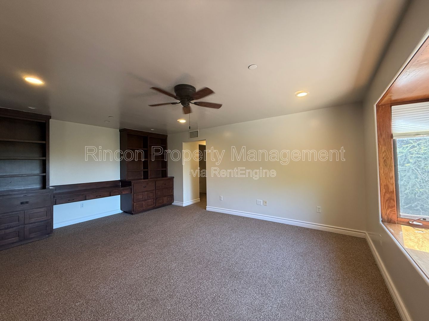*Island and Ocean Views* 3 bedrooms/3 baths *3129 square feet of living space* property image