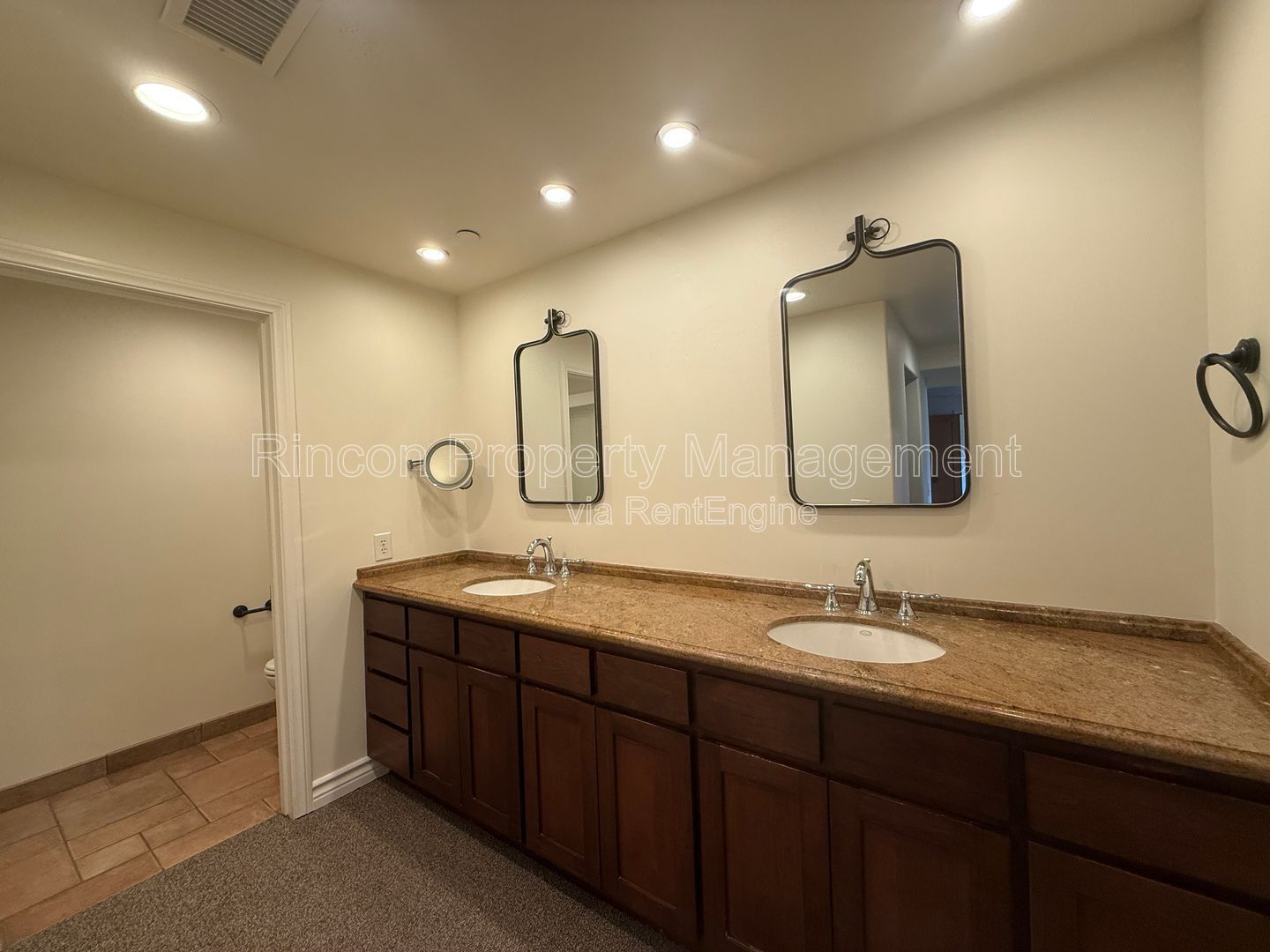 *Island and Ocean Views* 3 bedrooms/3 baths *3129 square feet of living space* property image
