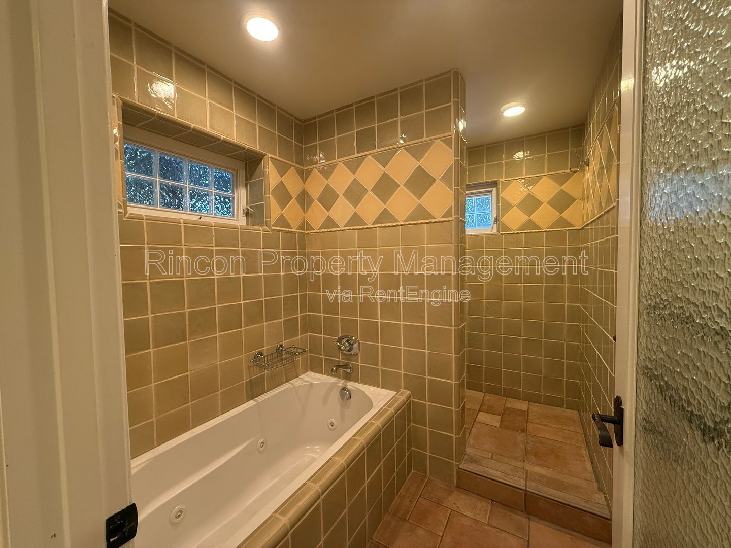 *Island and Ocean Views* 3 bedrooms/3 baths *3129 square feet of living space* property image