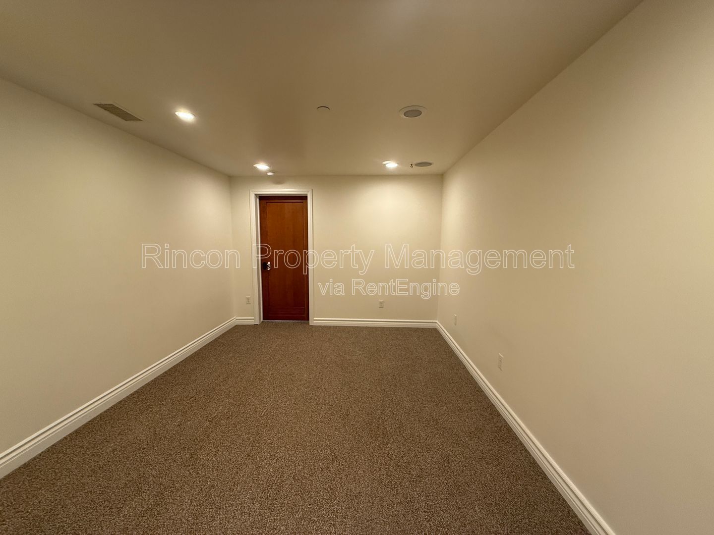*Island and Ocean Views* 3 bedrooms/3 baths *3129 square feet of living space* property image