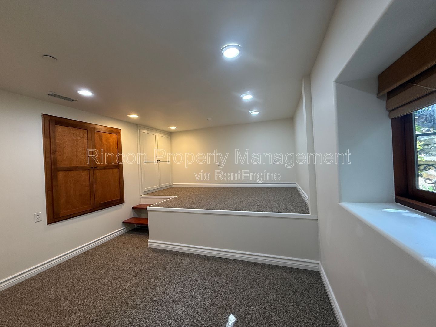 *Island and Ocean Views* 3 bedrooms/3 baths *3129 square feet of living space* property image