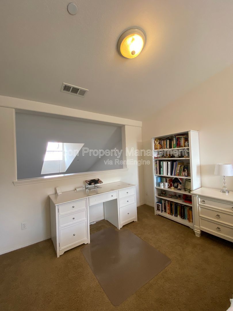 *Stunning 2-bedroom 3-story townhouse*** Available soon property image