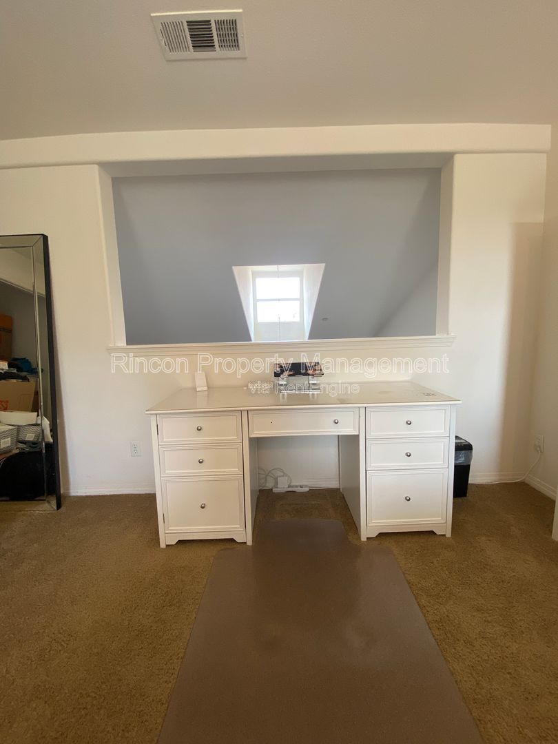 *Stunning 2-bedroom 3-story townhouse*** Available soon property image