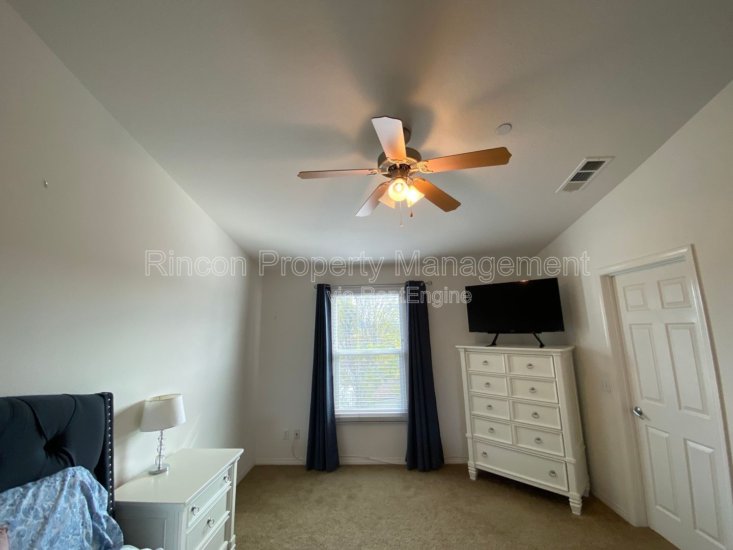 *Stunning 2-bedroom 3-story townhouse*** Available soon property image