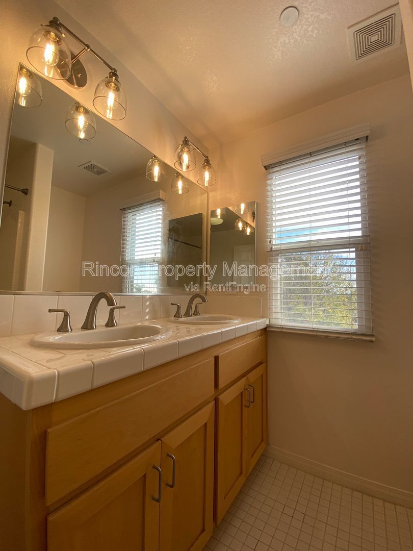 *Stunning 2-bedroom 3-story townhouse*** Available soon property image