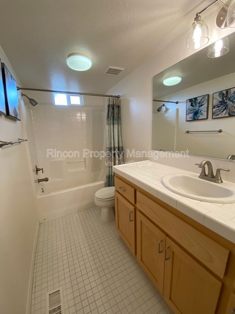 *Stunning 2-bedroom 3-story townhouse*** Available soon property image