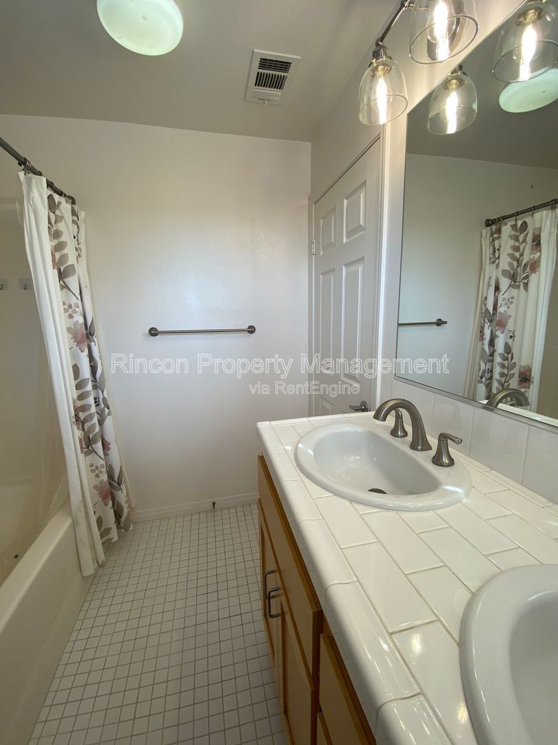 *Stunning 2-bedroom 3-story townhouse*** Available soon property image