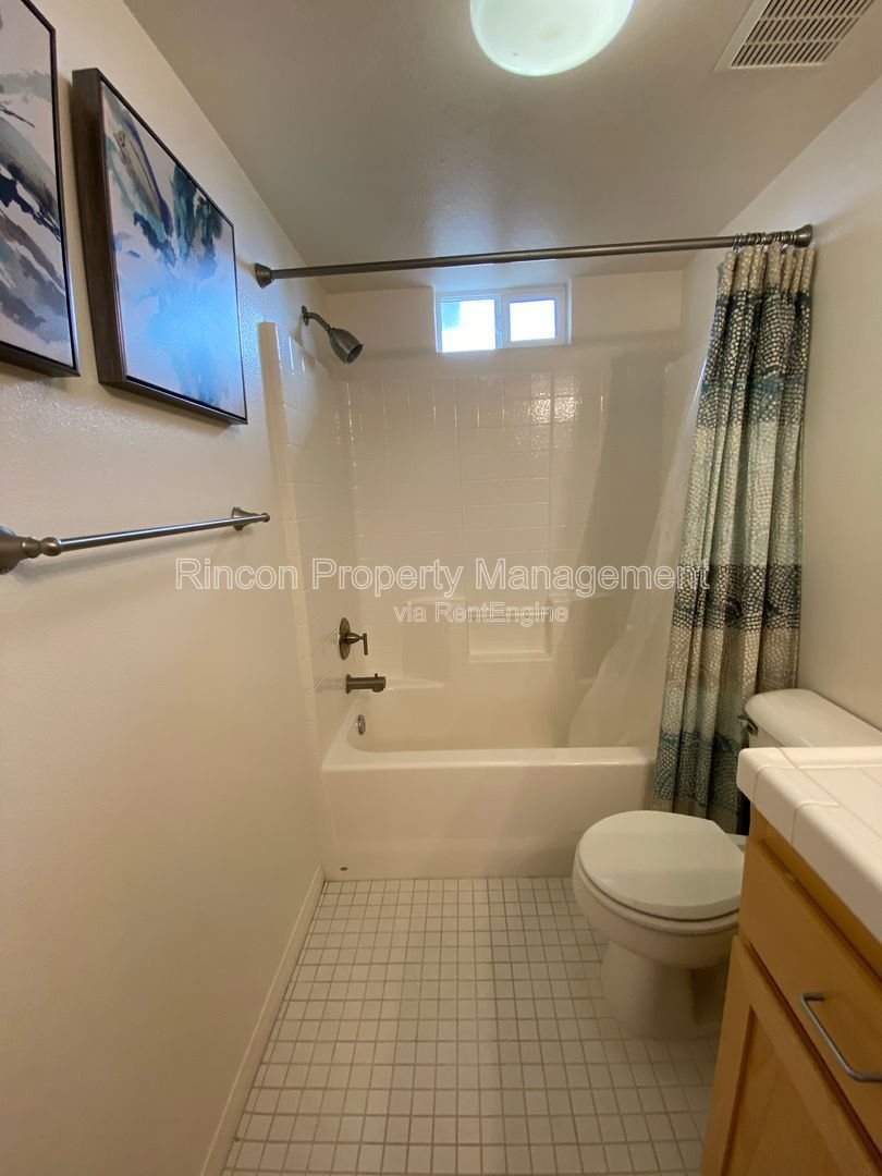 *Stunning 2-bedroom 3-story townhouse*** Available soon property image