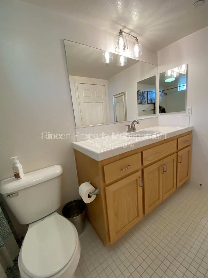 *Stunning 2-bedroom 3-story townhouse*** Available soon property image
