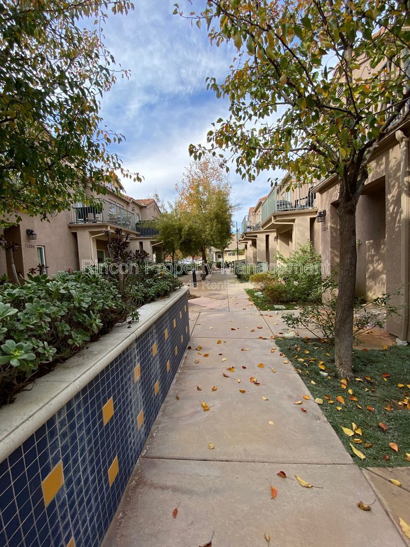 *Stunning 2-bedroom 3-story townhouse*** Available soon property image