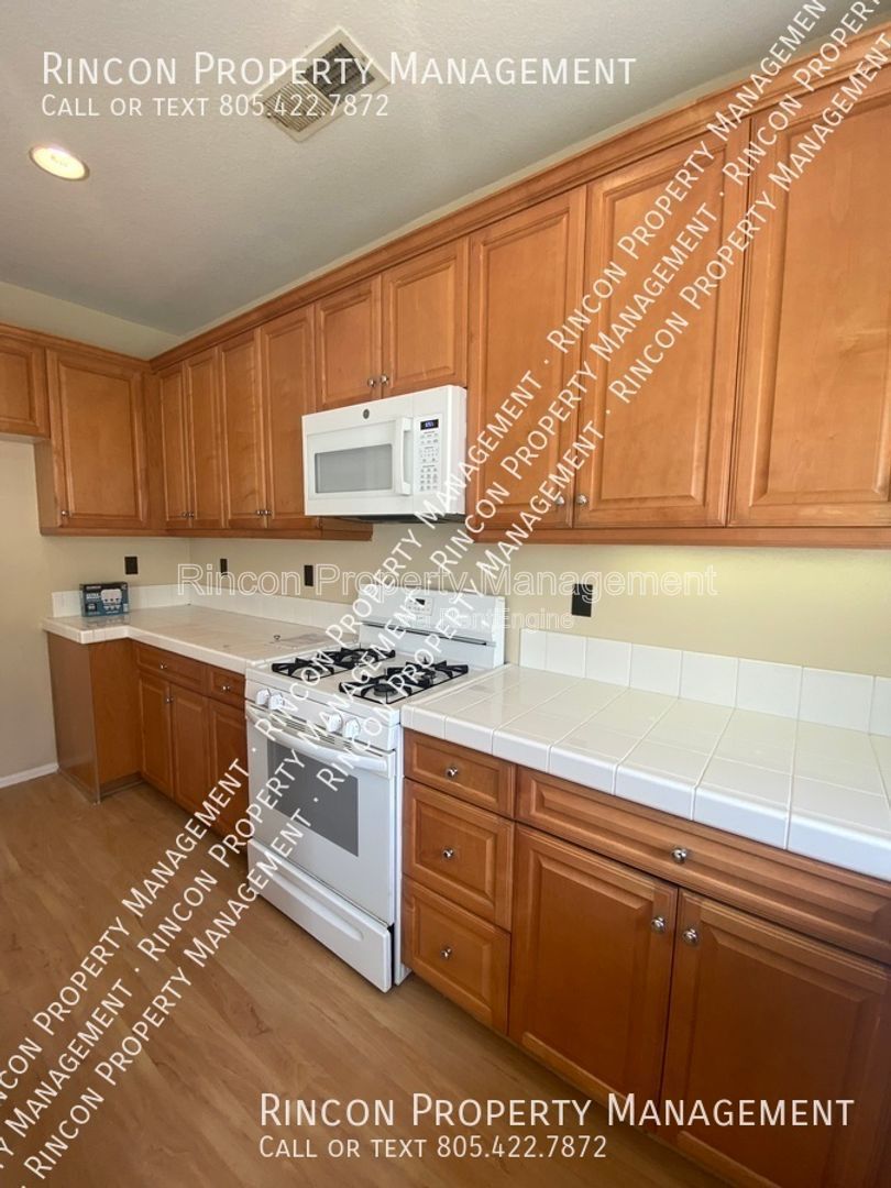 Spacious 3 Bedroom 2 Bathroom in Oxnard with Large Patio property image