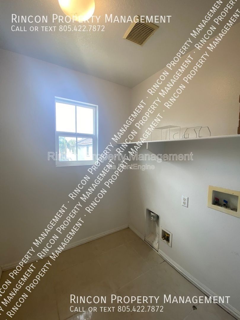 Spacious 3 Bedroom 2 Bathroom in Oxnard with Large Patio property image