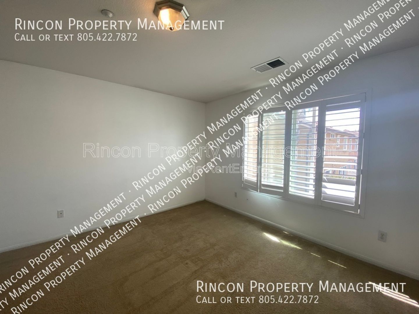 Spacious 3 Bedroom 2 Bathroom in Oxnard with Large Patio property image