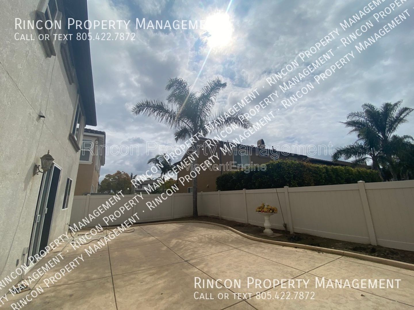 Spacious 3 Bedroom 2 Bathroom in Oxnard with Large Patio property image