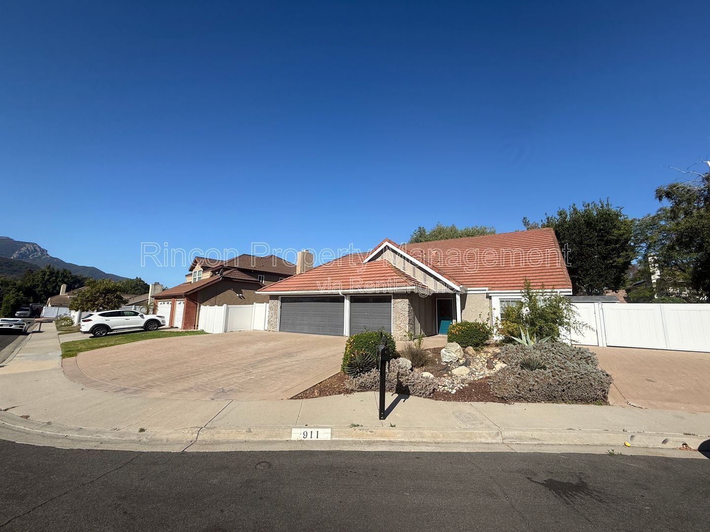 Spacious Thousand Oaks Home *4 Bedrooms/3 Baths* property image