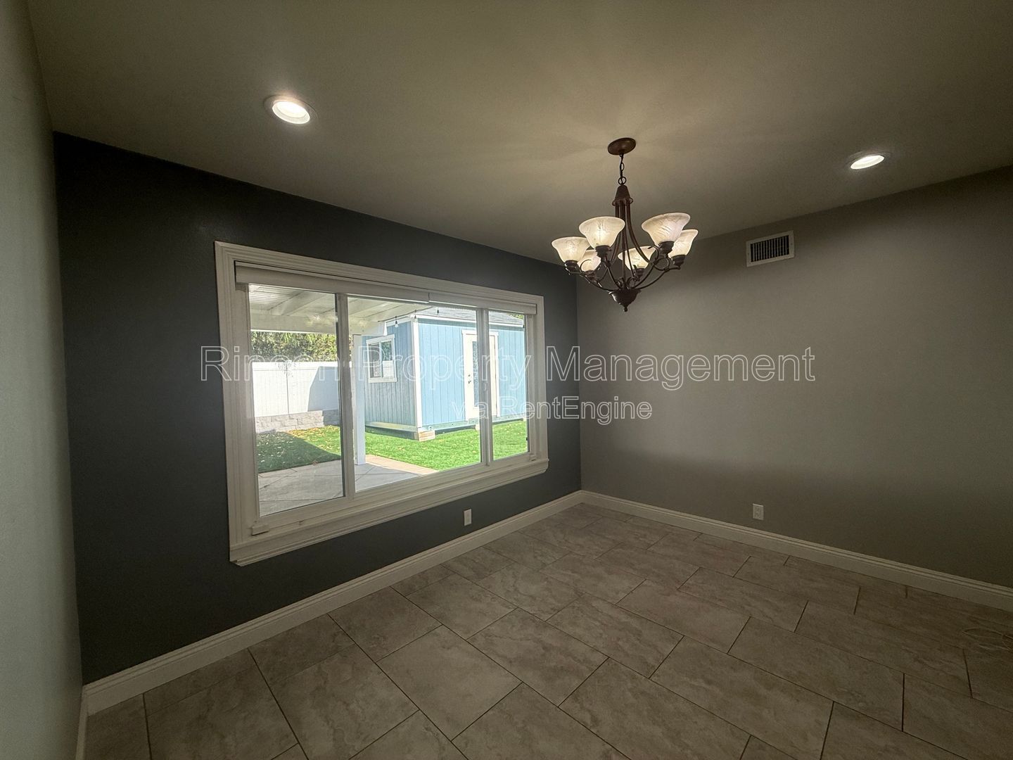 Spacious Thousand Oaks Home *4 Bedrooms/3 Baths* property image