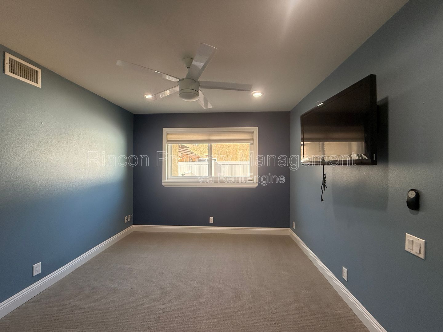 Spacious Thousand Oaks Home *4 Bedrooms/3 Baths* property image