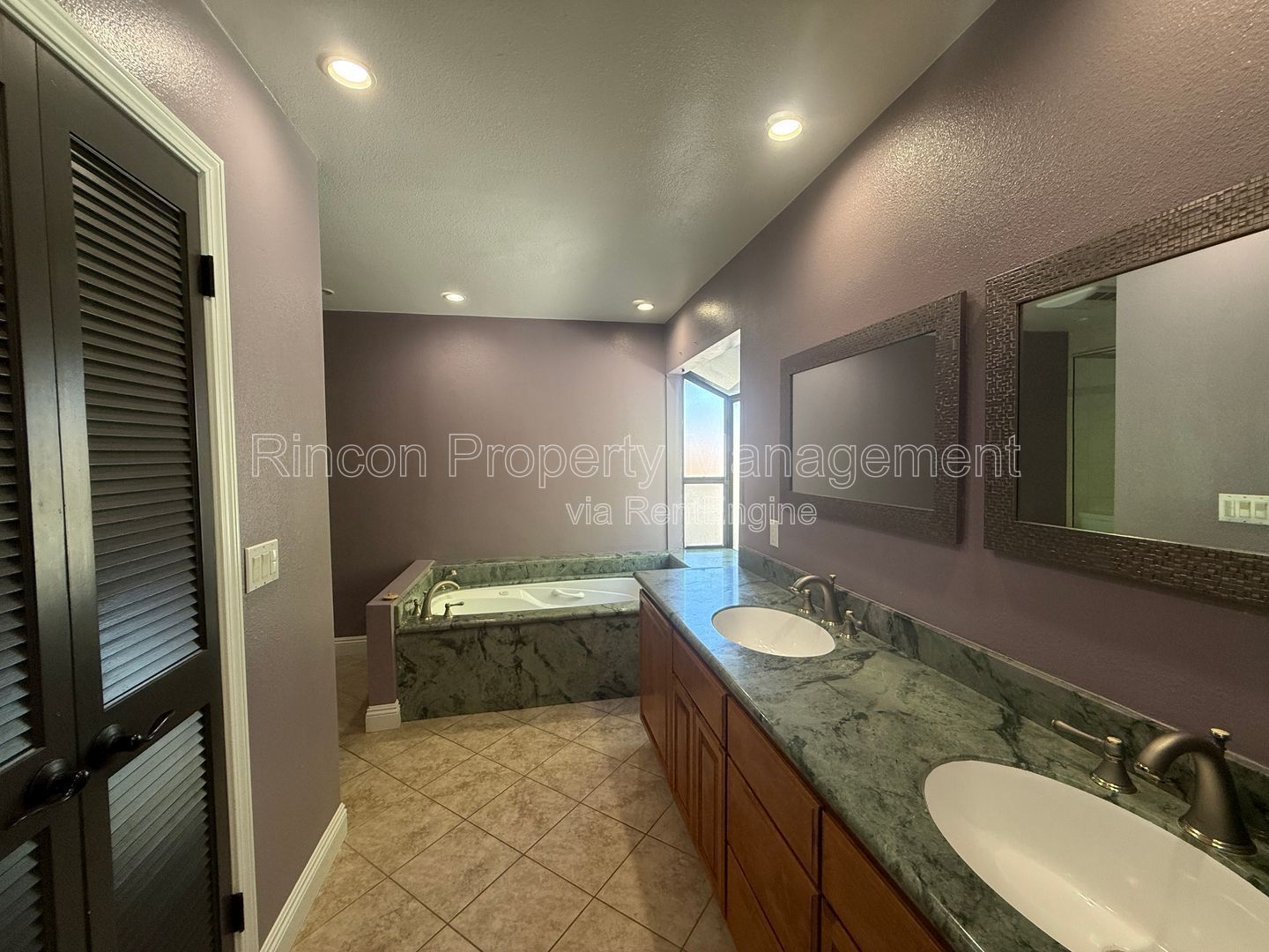 Spacious Thousand Oaks Home *4 Bedrooms/3 Baths* property image