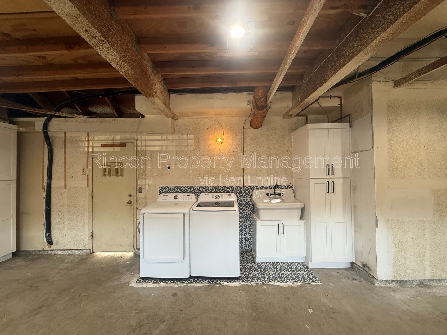 Spacious Thousand Oaks Home *4 Bedrooms/3 Baths* property image