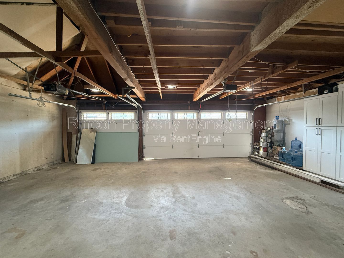 Spacious Thousand Oaks Home *4 Bedrooms/3 Baths* property image
