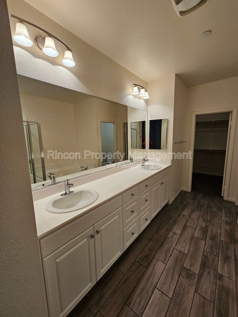***Spacious 3-Bedroom Home Available in Simi Valley*** property image
