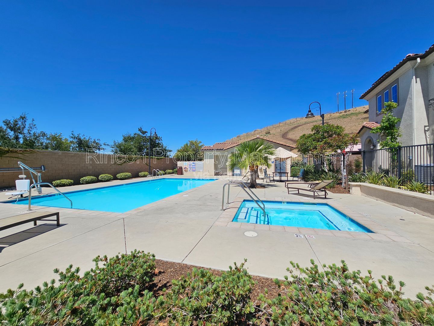 ***Spacious 3-Bedroom Home Available in Simi Valley*** property image