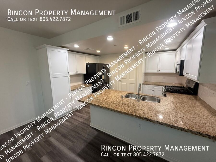 Ground Level Condo *Hearthside Ventura* 3 Bedrooms/2 Baths property image