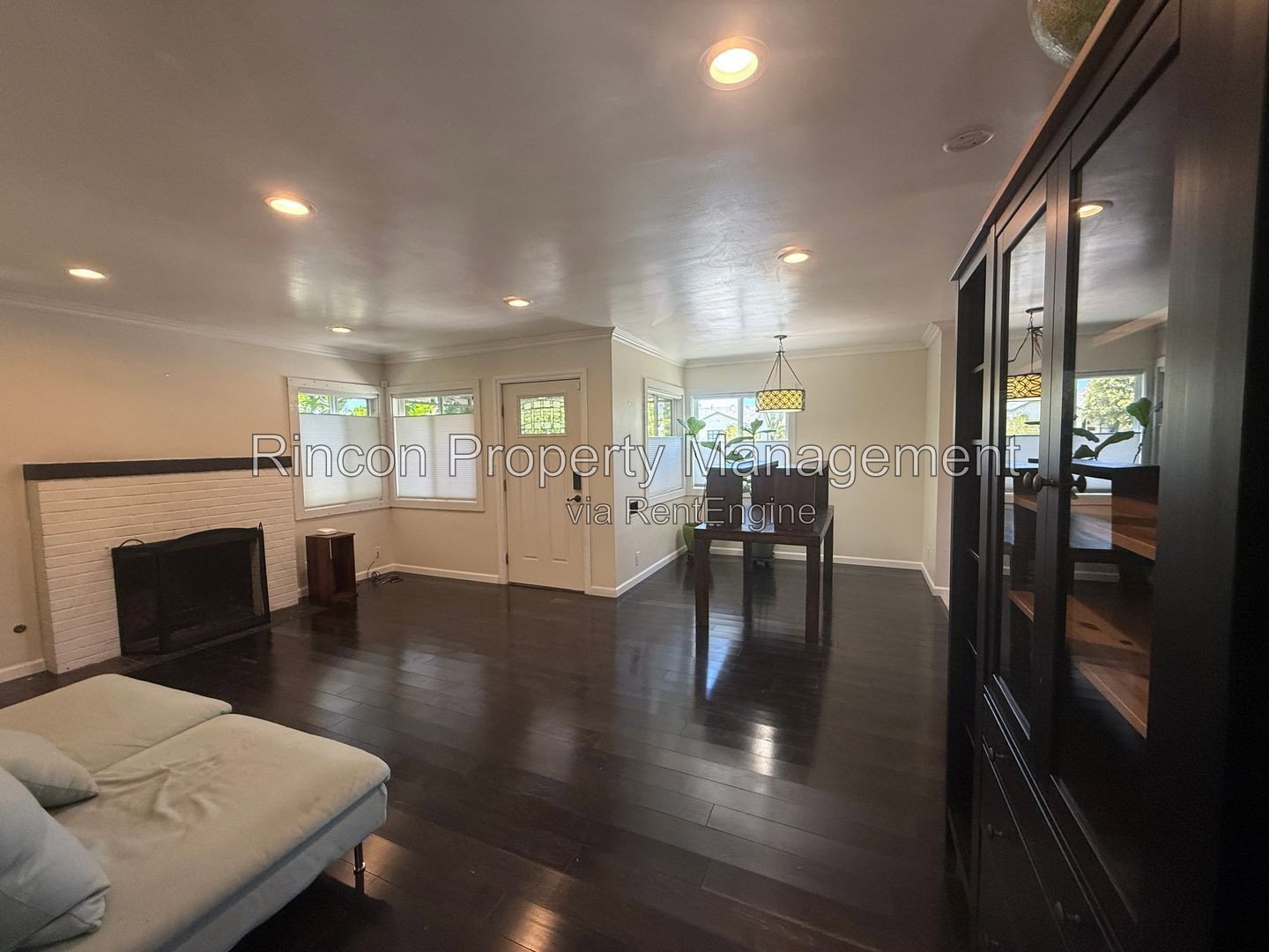 North Oxnard Home *Single Story* 3 Bedrooms/2 Baths 1158 sq ft property image