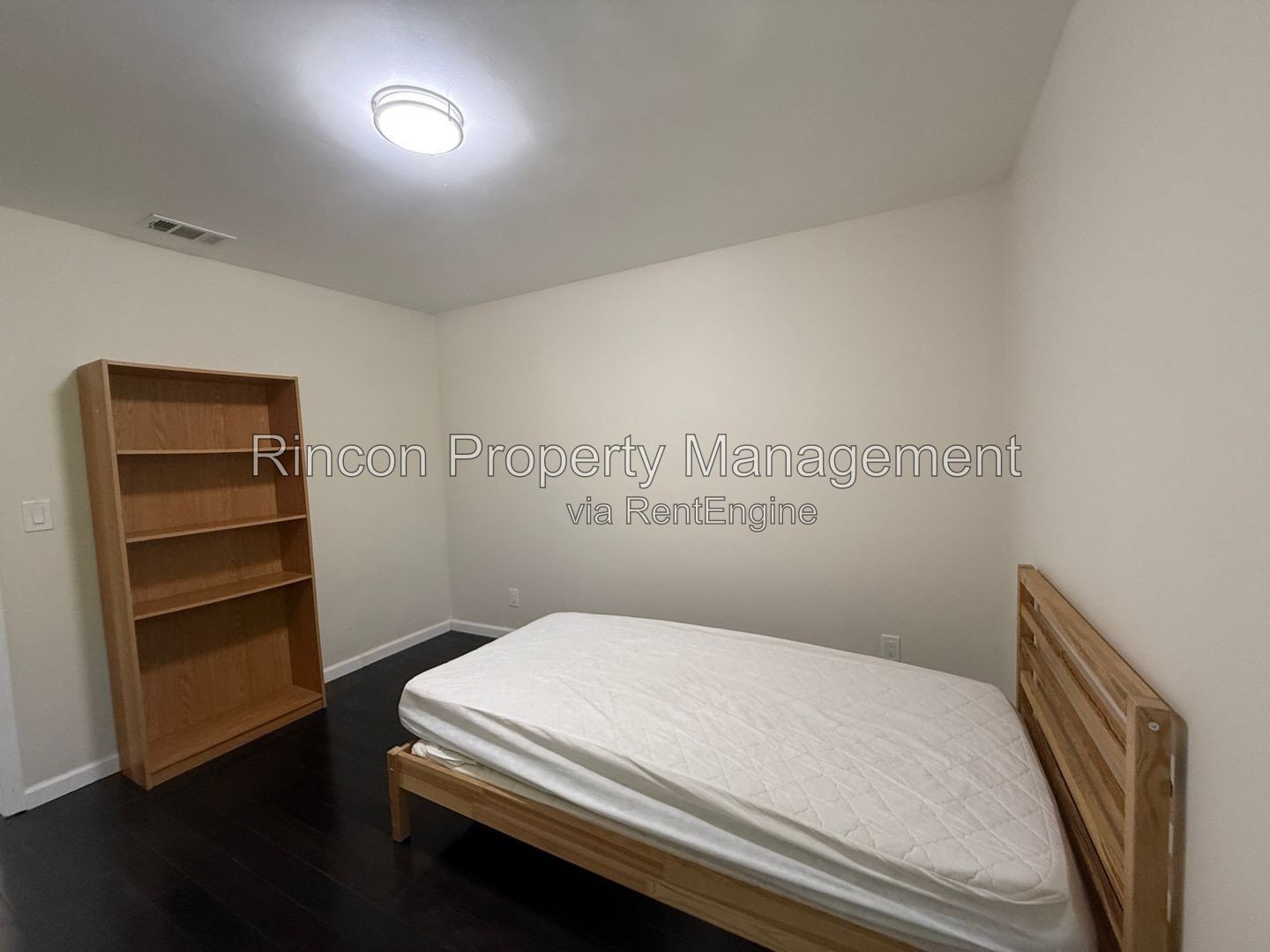 North Oxnard Home *Single Story* 3 Bedrooms/2 Baths 1158 sq ft property image