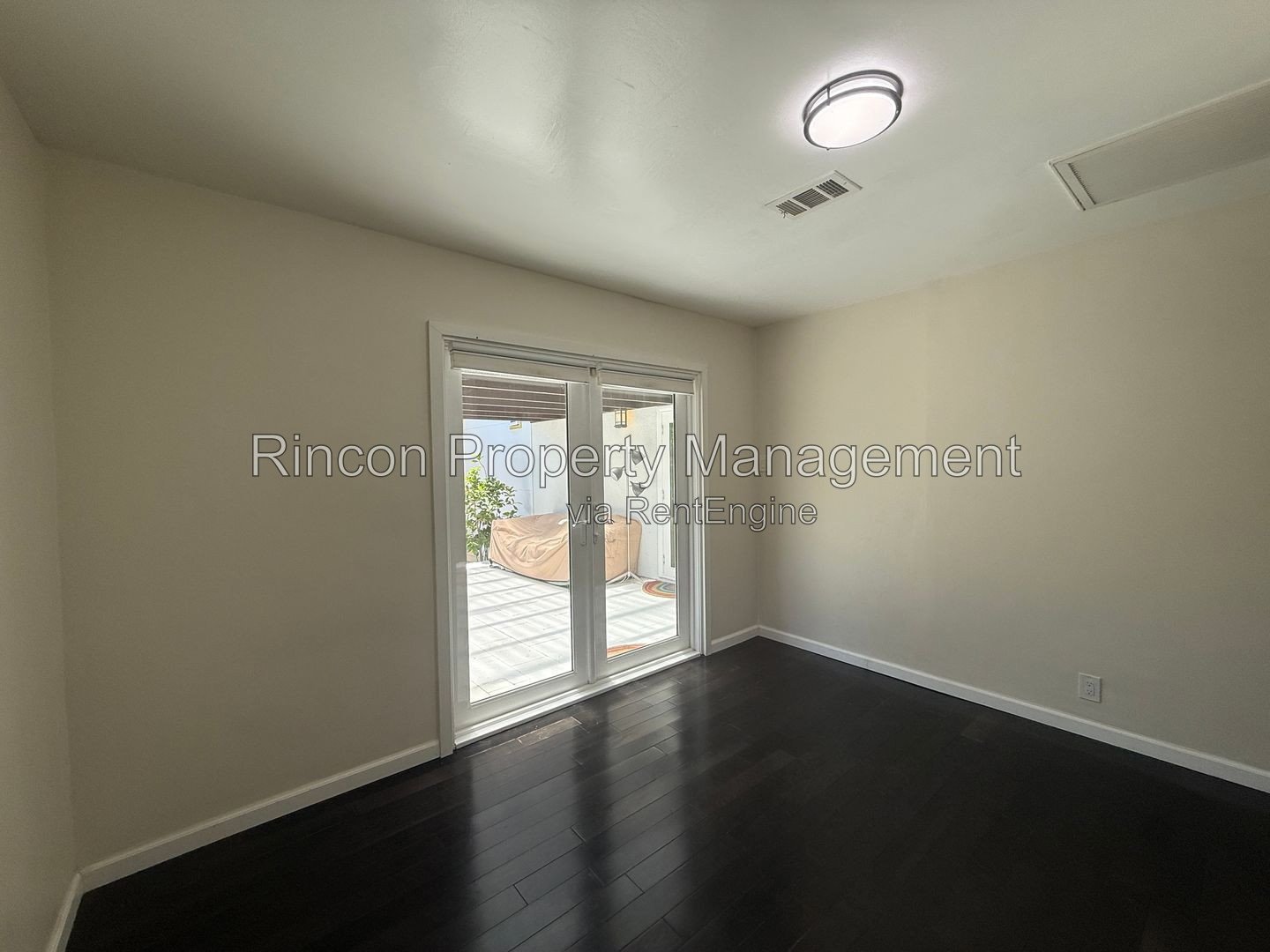 North Oxnard Home *Single Story* 3 Bedrooms/2 Baths 1158 sq ft property image